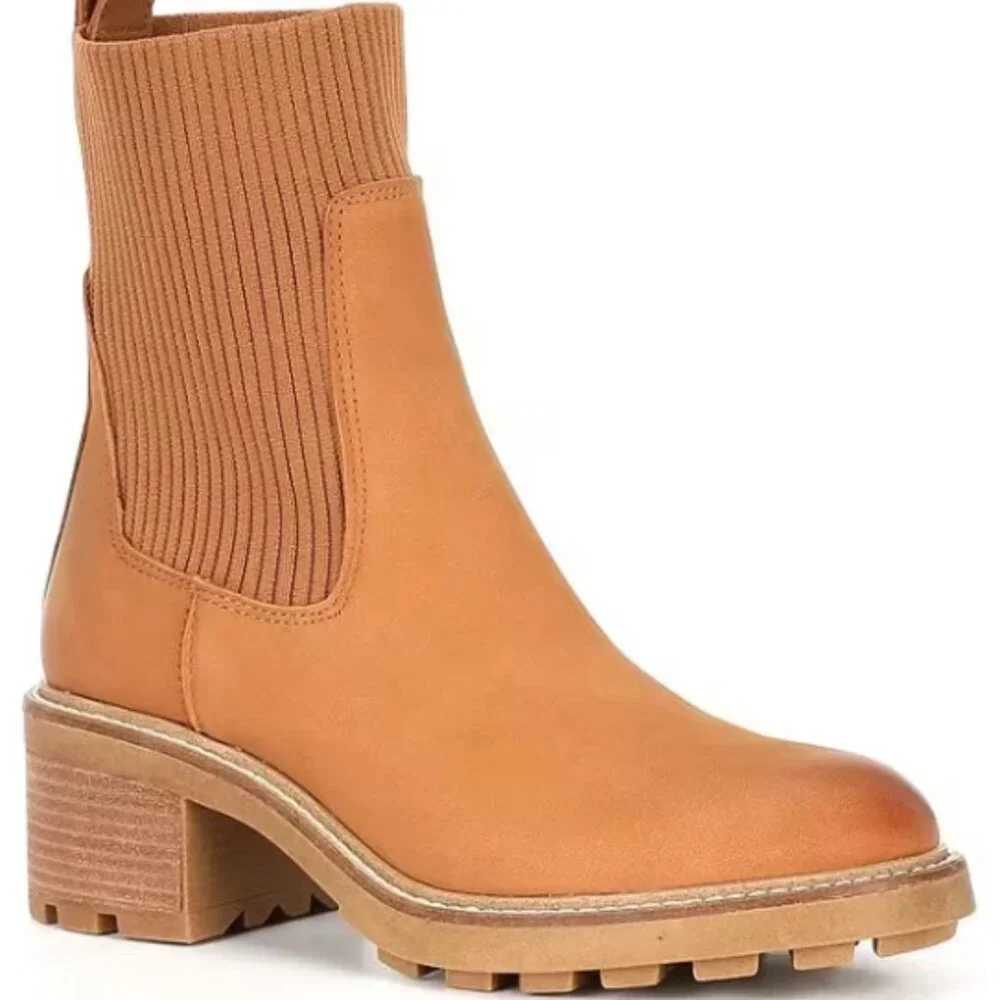 Steve Madden Kiley Camel Leather Lug Booties Size 7.5 - Picture 1 of 4